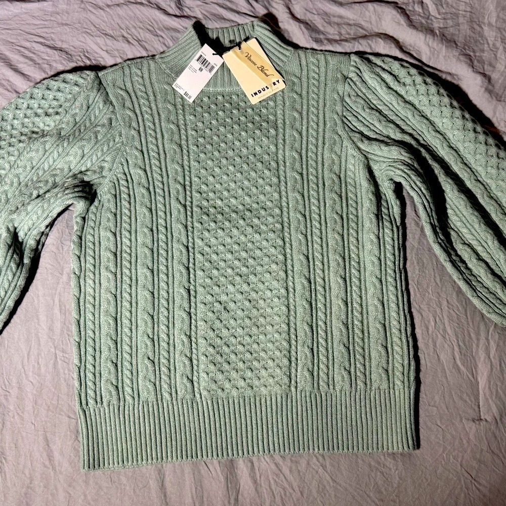 INDUSTRY REPUBLIC Clothing Chunky Cable Knit Sweater in Jade Size M  NWT